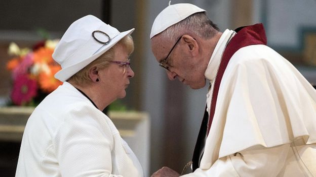 Le pape fustige le traitement des réfugiés