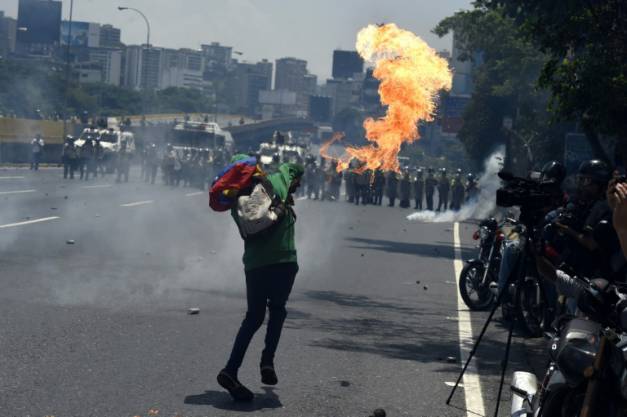 Venezuela: malgré les violences, l'opposition à nouveau dans la rue