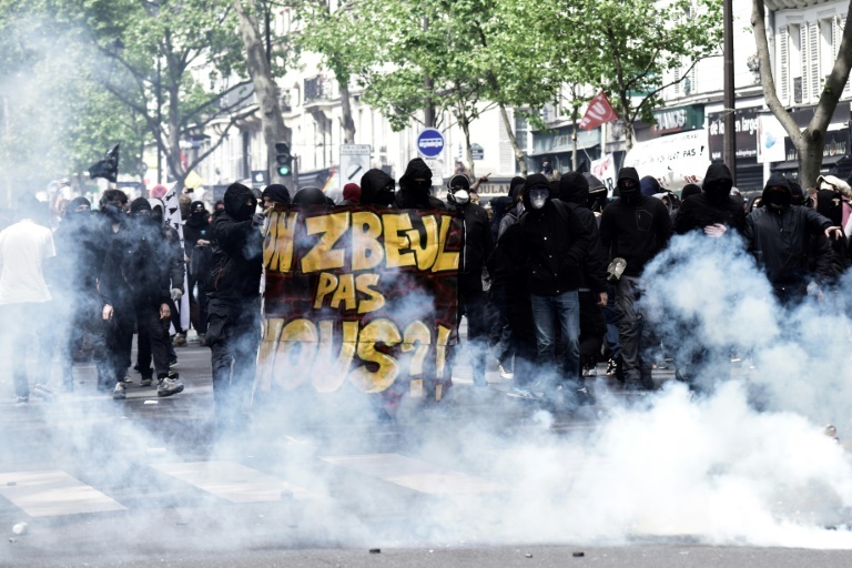 1er mai: affrontements en marge de la manifestation parisienne