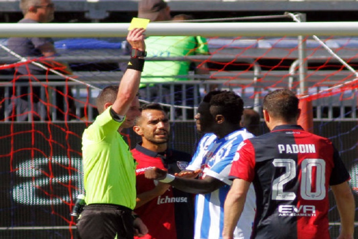 Pour avoir quitté le terrain sous des cris racistes, Sulley Muntari sanctionné par la ligue italienne