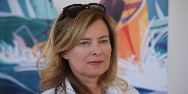Valérie Trierweiler souhaite "bon courage" à Brigitte Macron