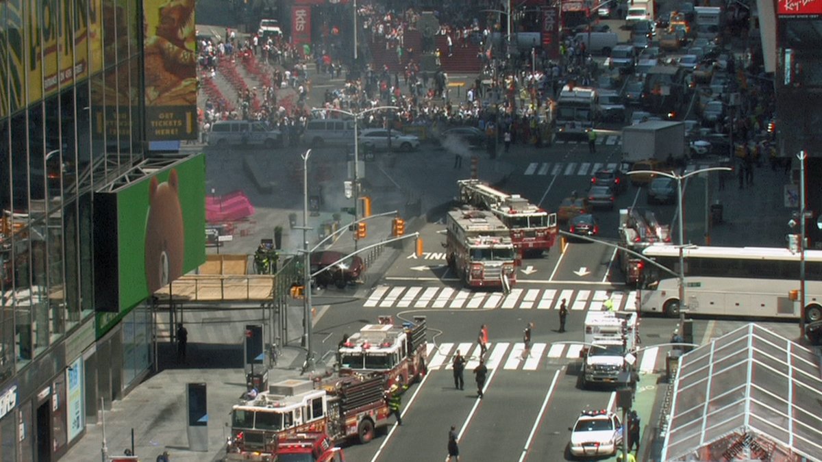 URGENT - USA: Un véhicule fonce sur des piétons dans Times Square à NewYork : Au moins 10 personnes blessées