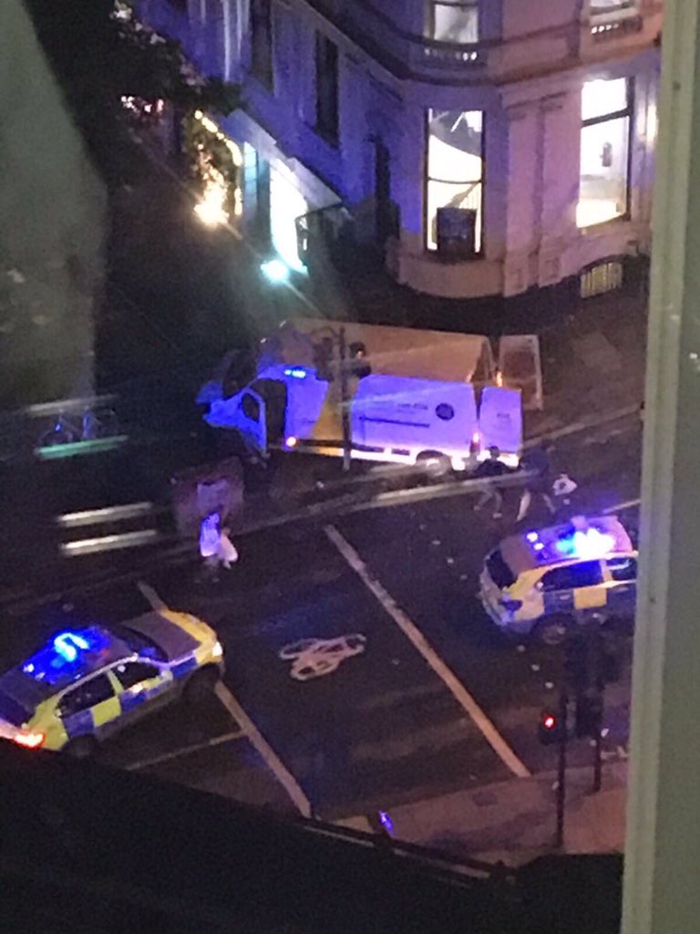 URGENT: Au moins 21 blessés après l'attaque à l'arme blanche et à la voiture bélier sur le London Bridge.