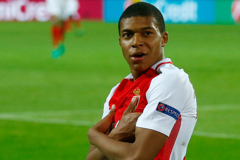 Mbappé va finalement rester à Monaco