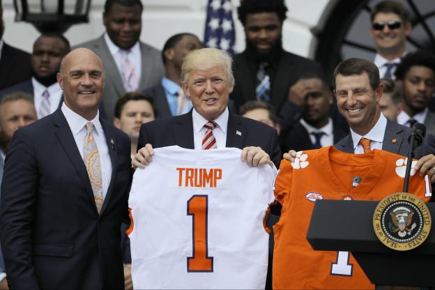 Après leur sacre en Nba cette nuit, les Golden State Warriors refusent l'invitation de Trump à la Maison Blanche