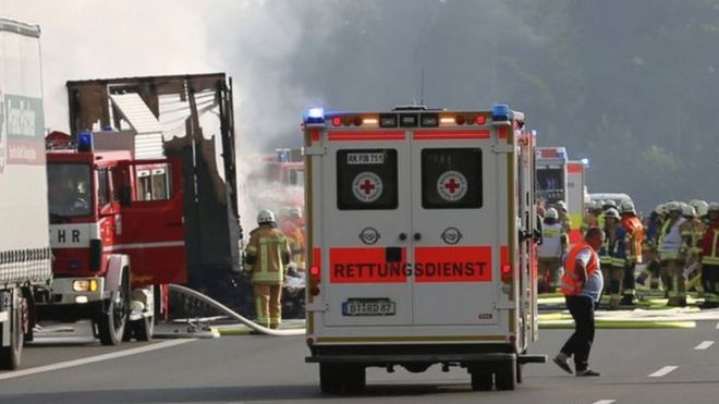 Allemagne: 30 blessés et 18 disparus dans l'incendie d'un bus