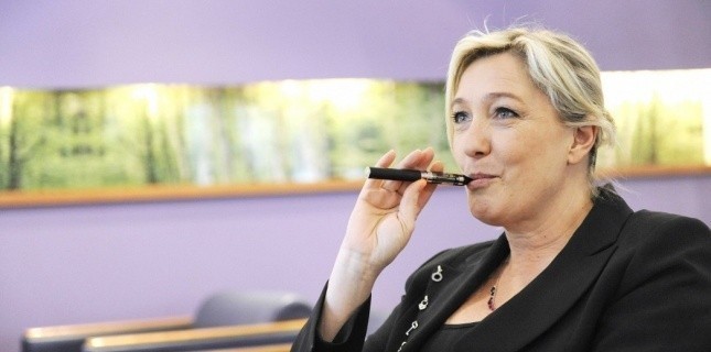 En bonne fumeuse, Marine Le Pen s'oppose vivement à l'augmentation du prix du paquet de cigarette