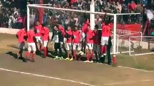 VIDEO. L’improbable coup franc de Dybala face à un mur gigantesque