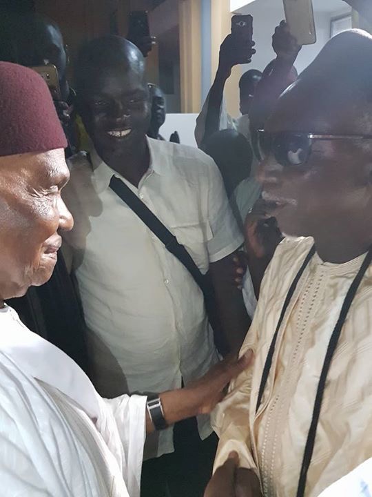 PHOTOS - Législatives 2017: L'accolade du fils aîné du Khalife des Mourides à Wade