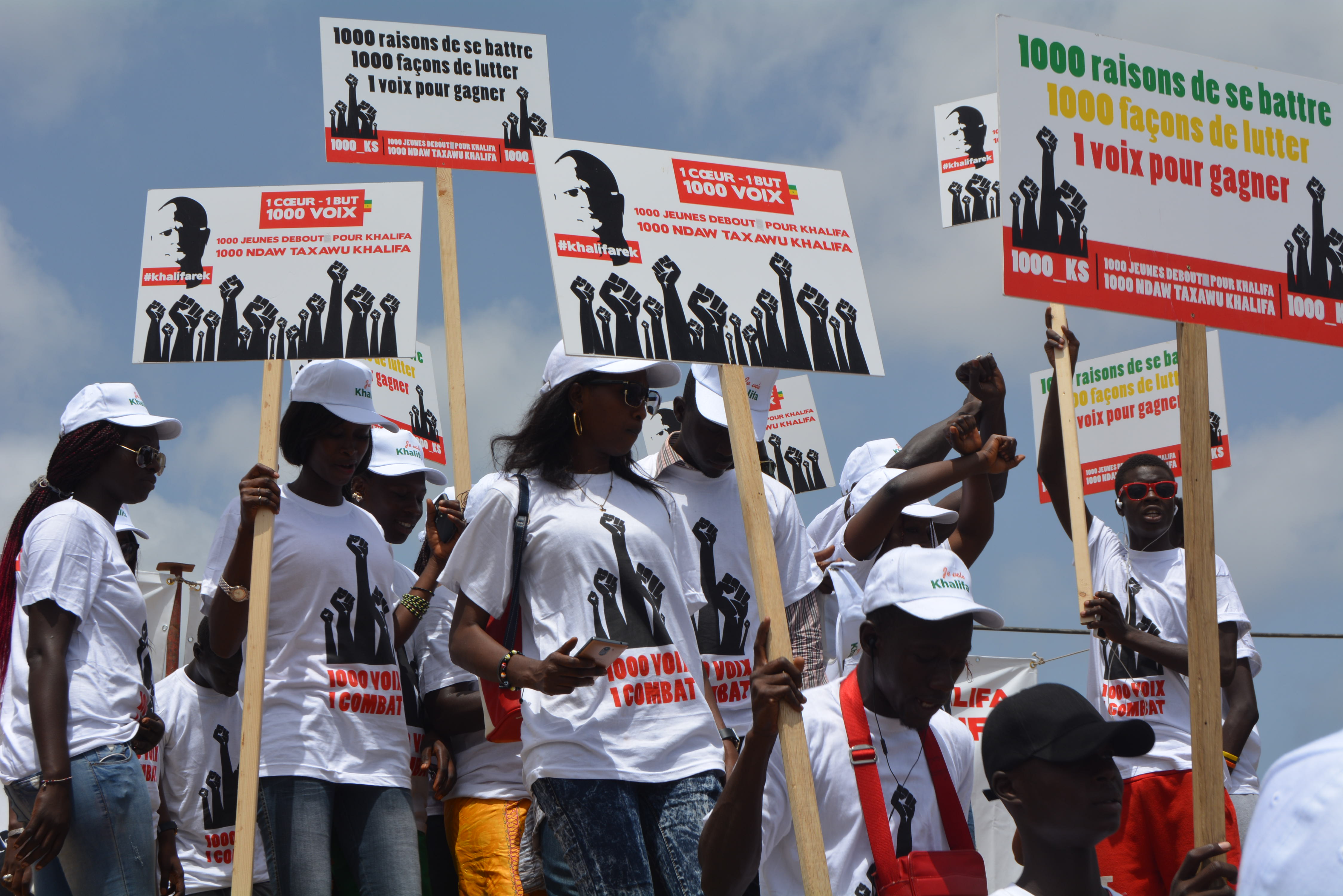Législatives 2017: 1000 jeunes Khalifa entament une “marche silencieuse”, (Images)