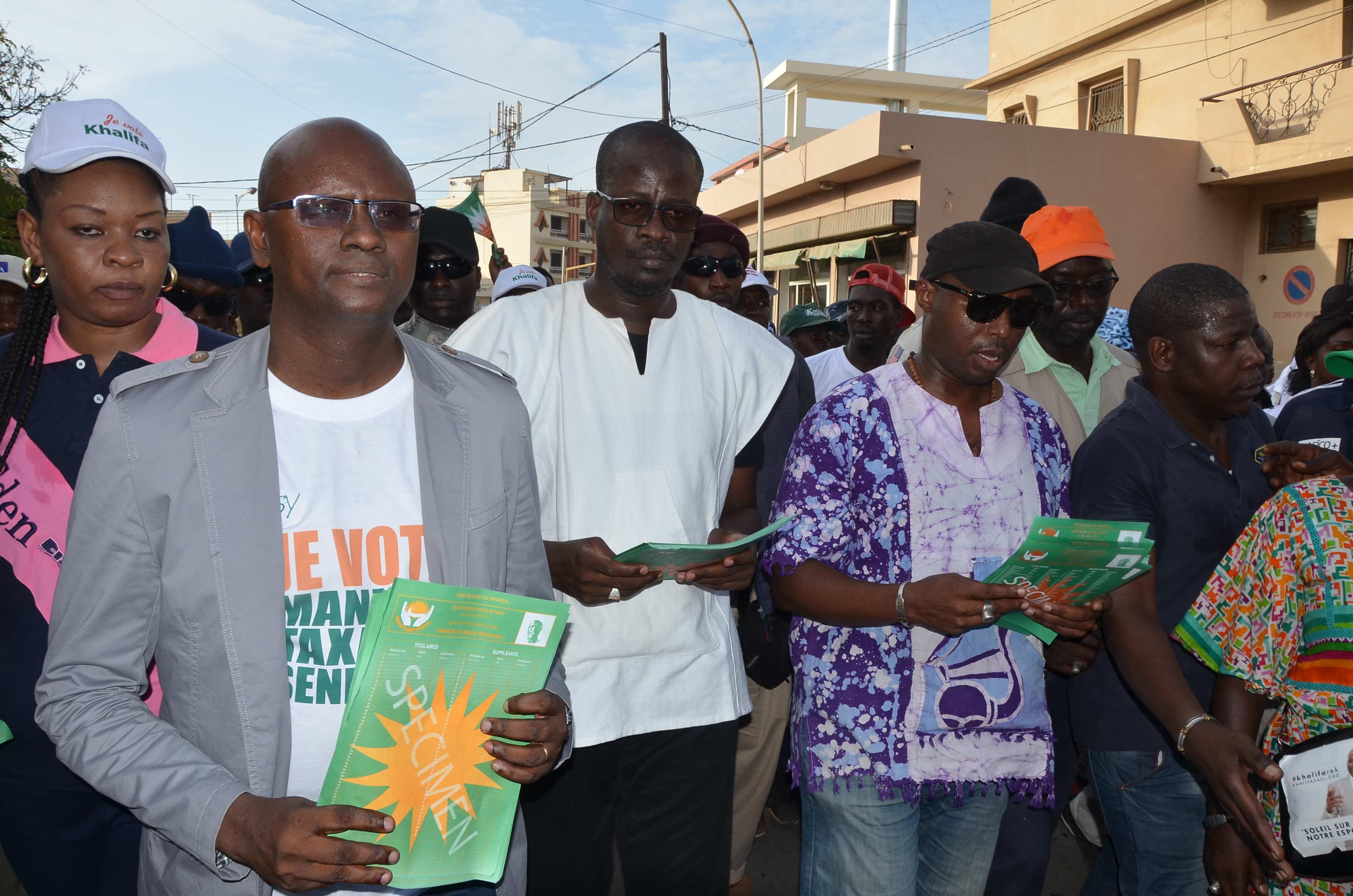 Législatives : Moussa Sy et Barthélémy Dias sillonnent les rues de la Patte d’Oie (Images et Vidéo)
