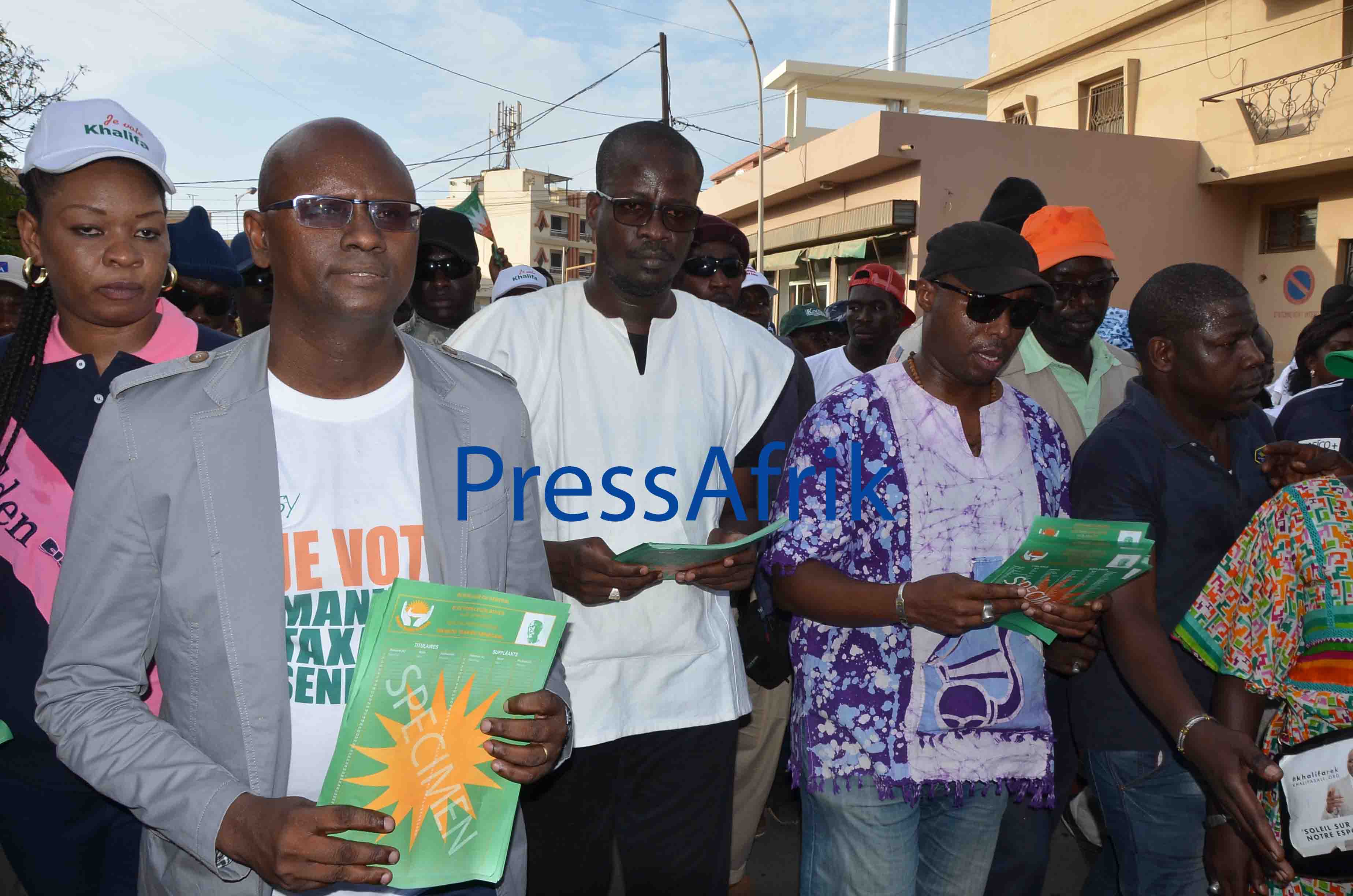 Législatives : Moussa Sy et Barthélémy Dias sillonnent les rues de la Patte d’Oie (Images et Vidéo)