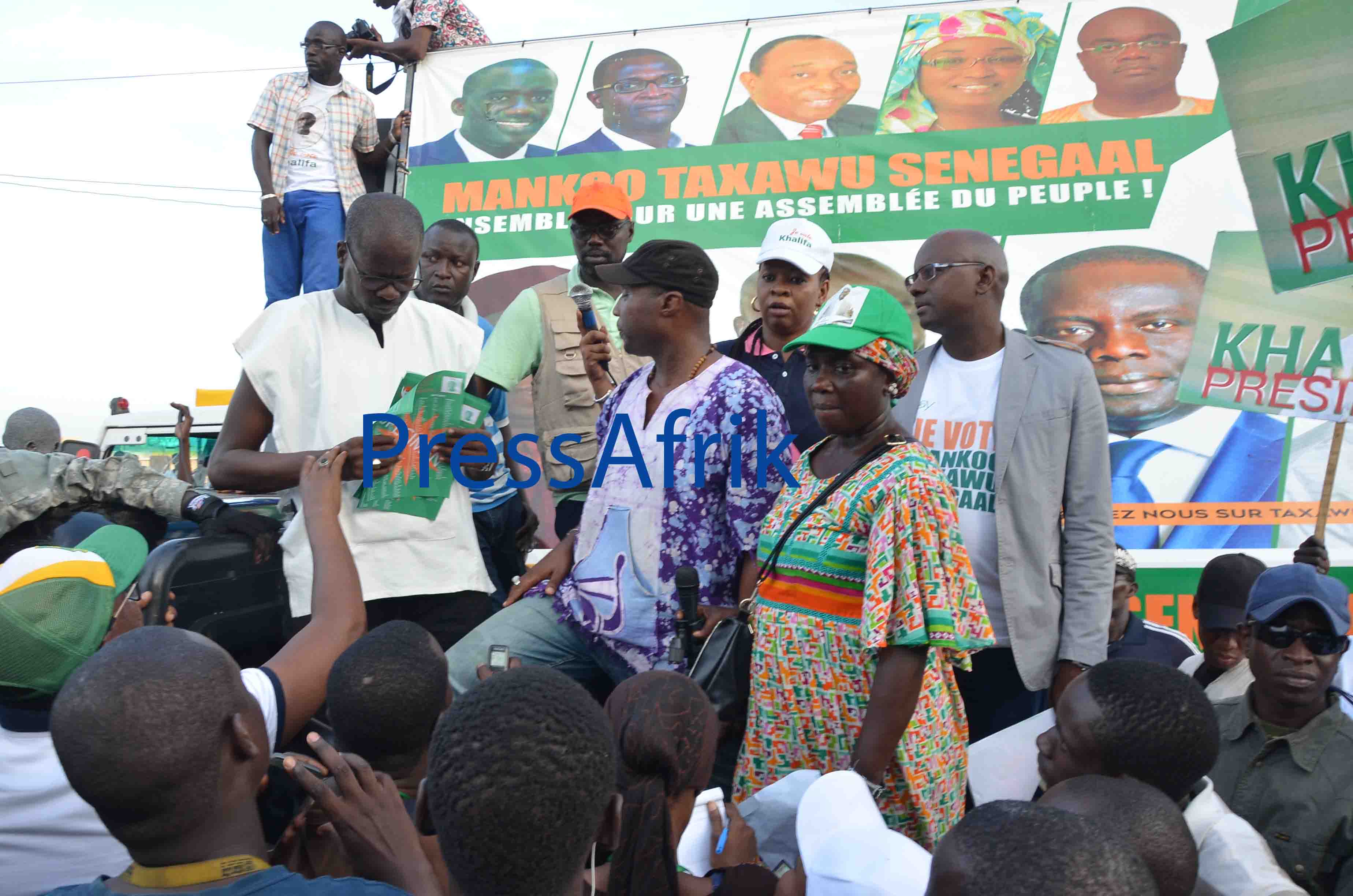 Législatives : Moussa Sy et Barthélémy Dias sillonnent les rues de la Patte d’Oie (Images et Vidéo)