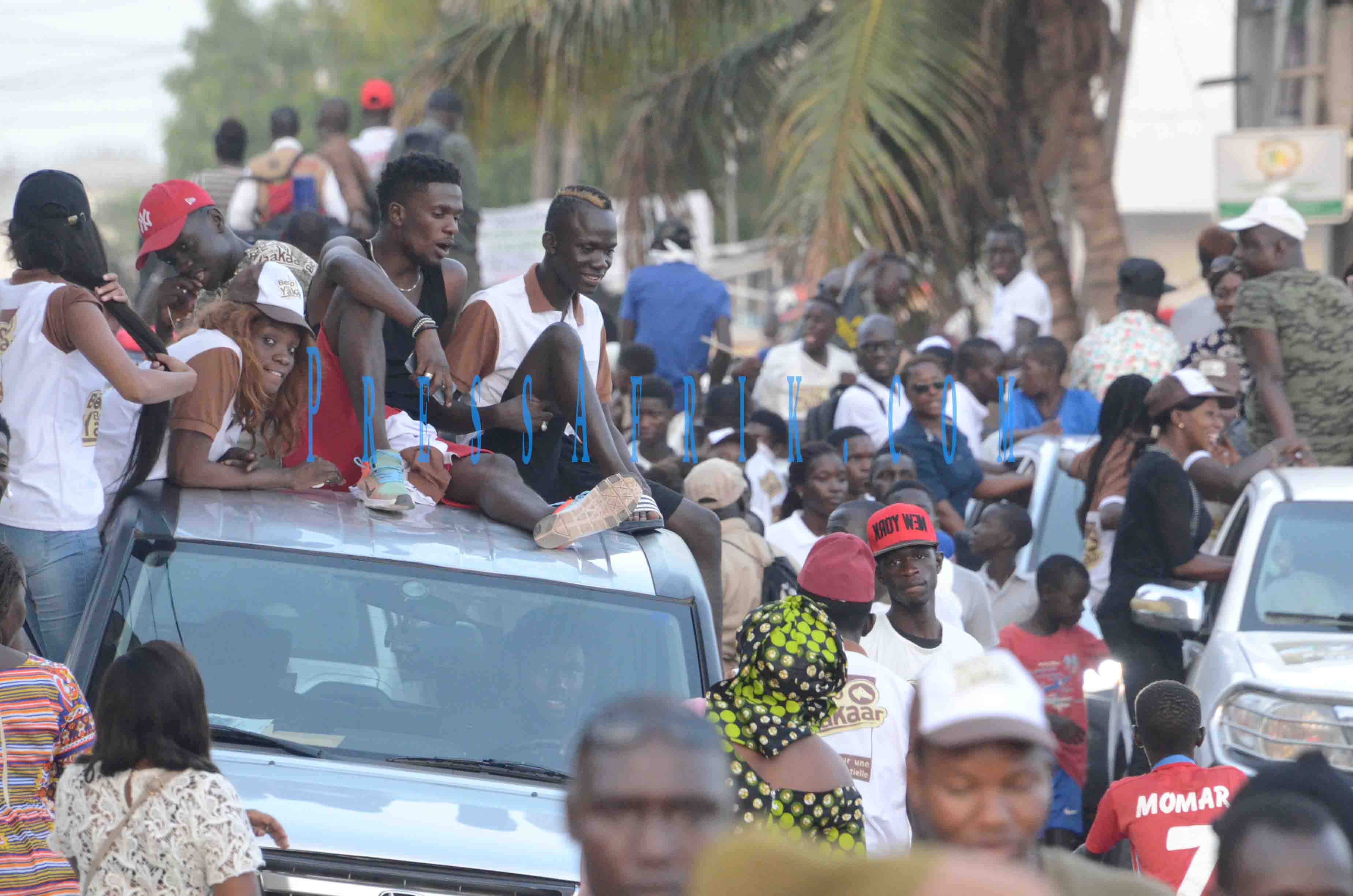Législatives 2017 : BBY mobilise aux Hlm et à Scat Urbam (Images et videos)