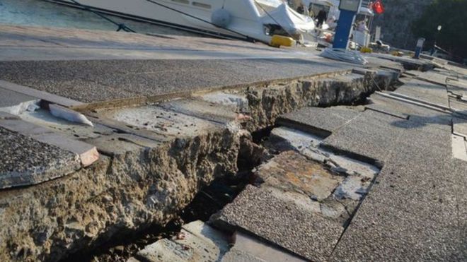 ​Grèce-Turquie: un tremblement de terre fait 2 morts