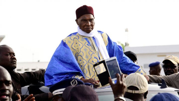 Suivez en direct la marche bleue de Me Abdoulaye Wade dans les rues de Dakar