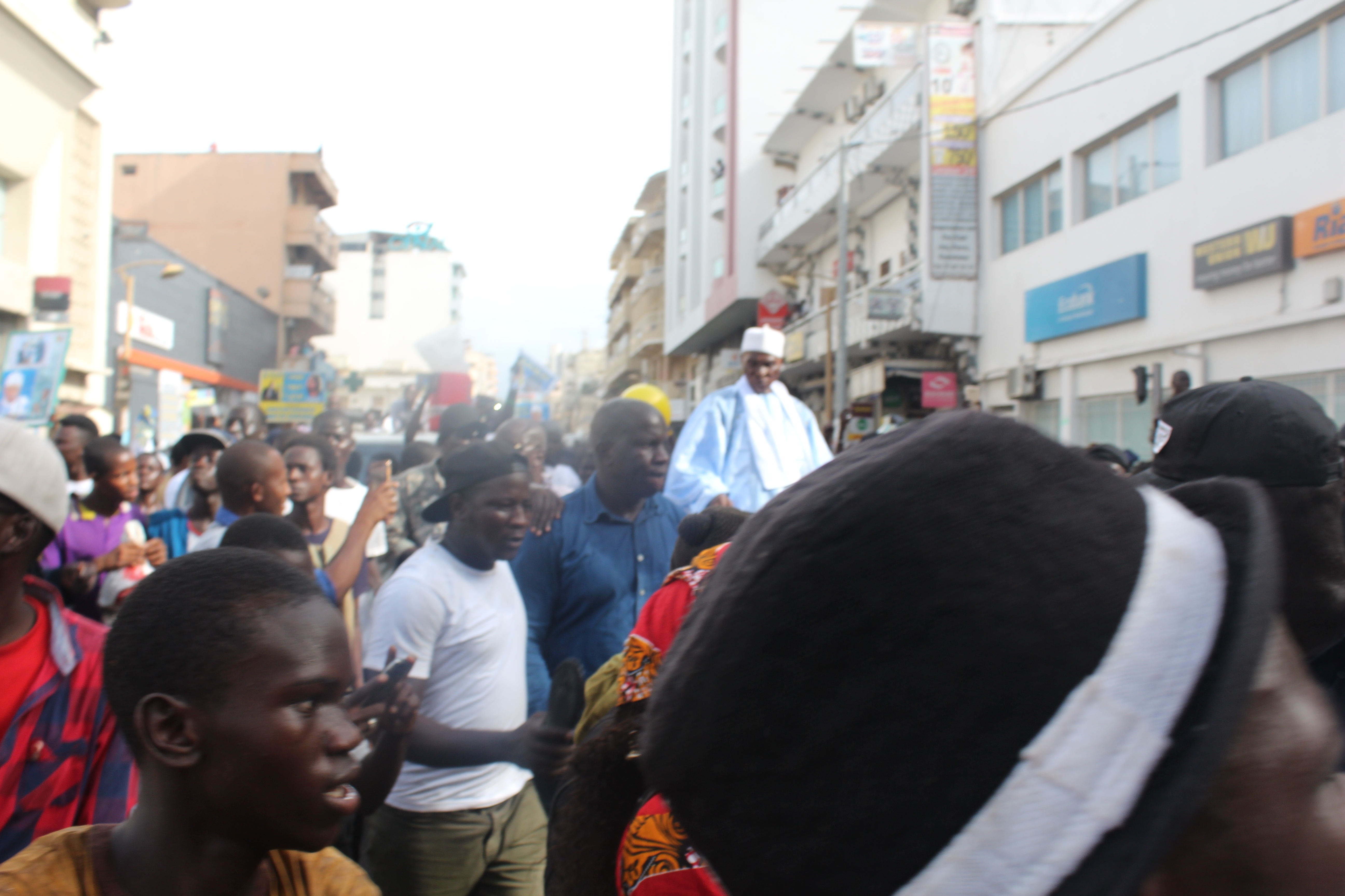 Les premières images de la marche bleue de Wattu Senegaal : Tous les Dakarois dehors pour "célébrer" Wade