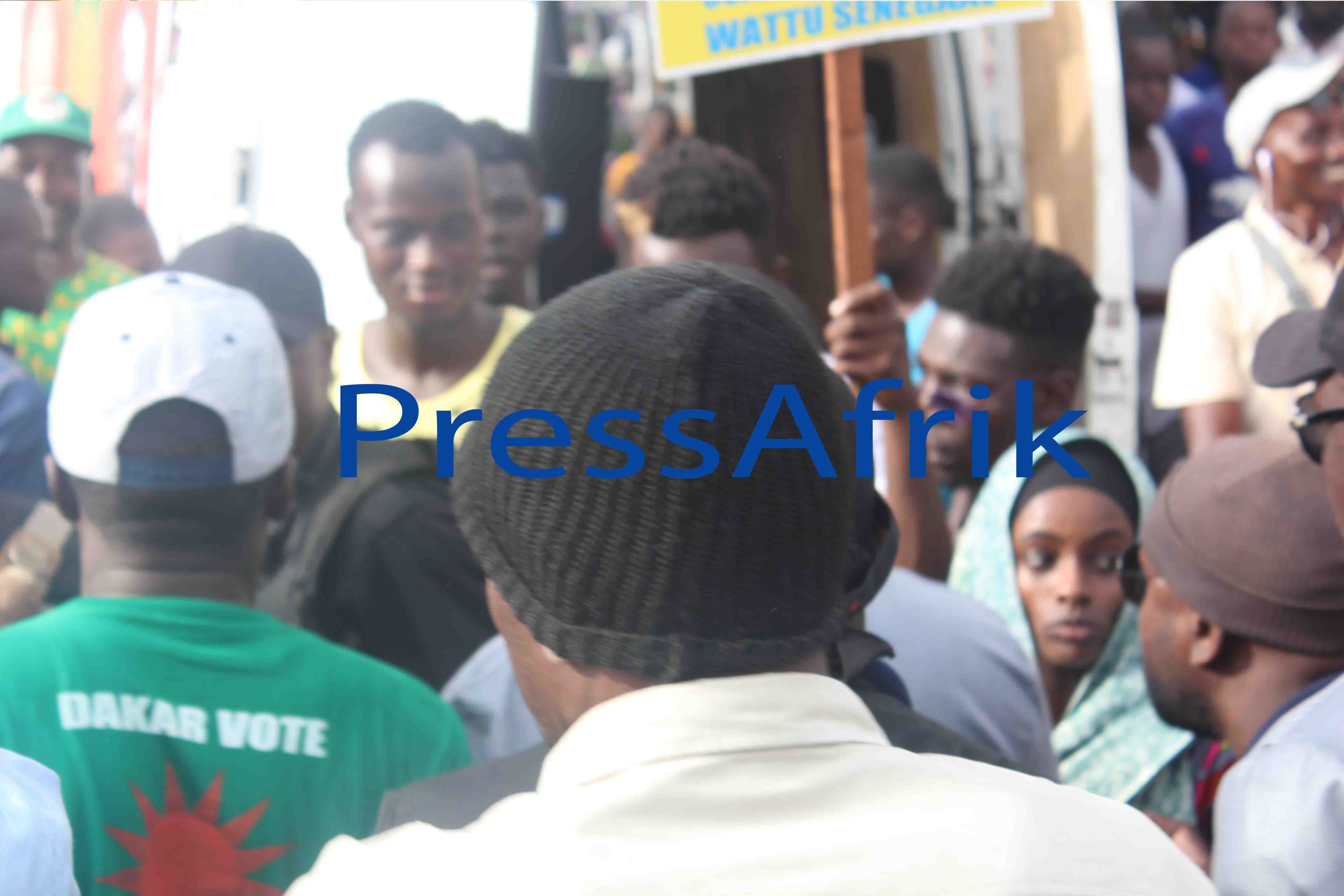 Les premières images de la marche bleue de Wattu Senegaal : Tous les Dakarois dehors pour "célébrer" Wade