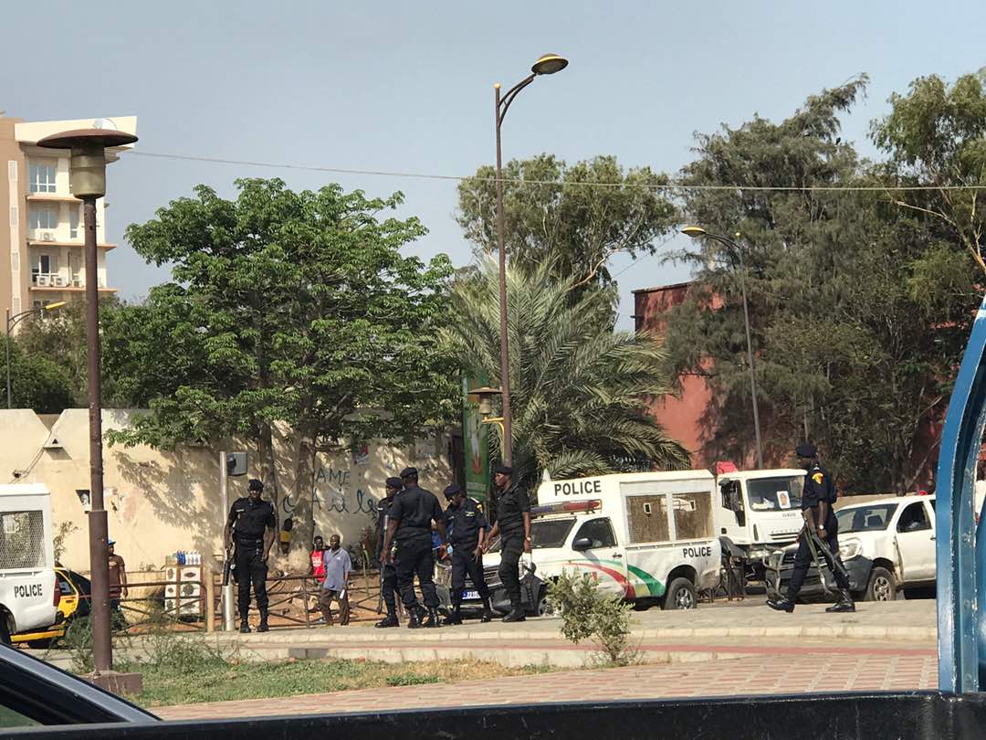 Urgent : Le cortège de Malick Gakou dispersé par des grenades lacrymogènes au centre ville