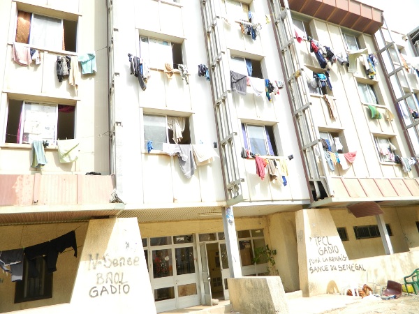 Urgent - Drame à l'UCAD: Une étudiante tombe du 4e étage