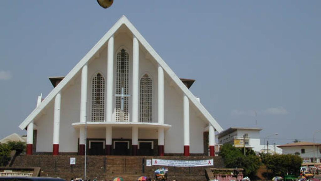 Cameroun: messe à la cathédrale de Yaoundé pour les obsèques de monseigneur Bala