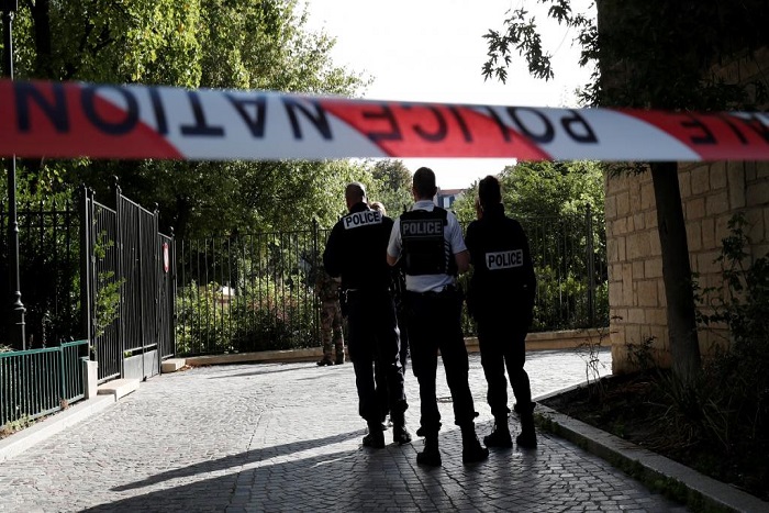 Levallois-Perret: une voiture fonce sur des soldats de l'opération Sentinelle