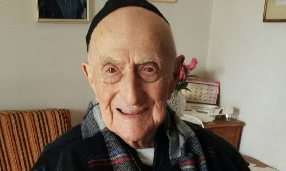 Décès de l'homme le plus vieux du monde à l'âge de 113 ans en Israël