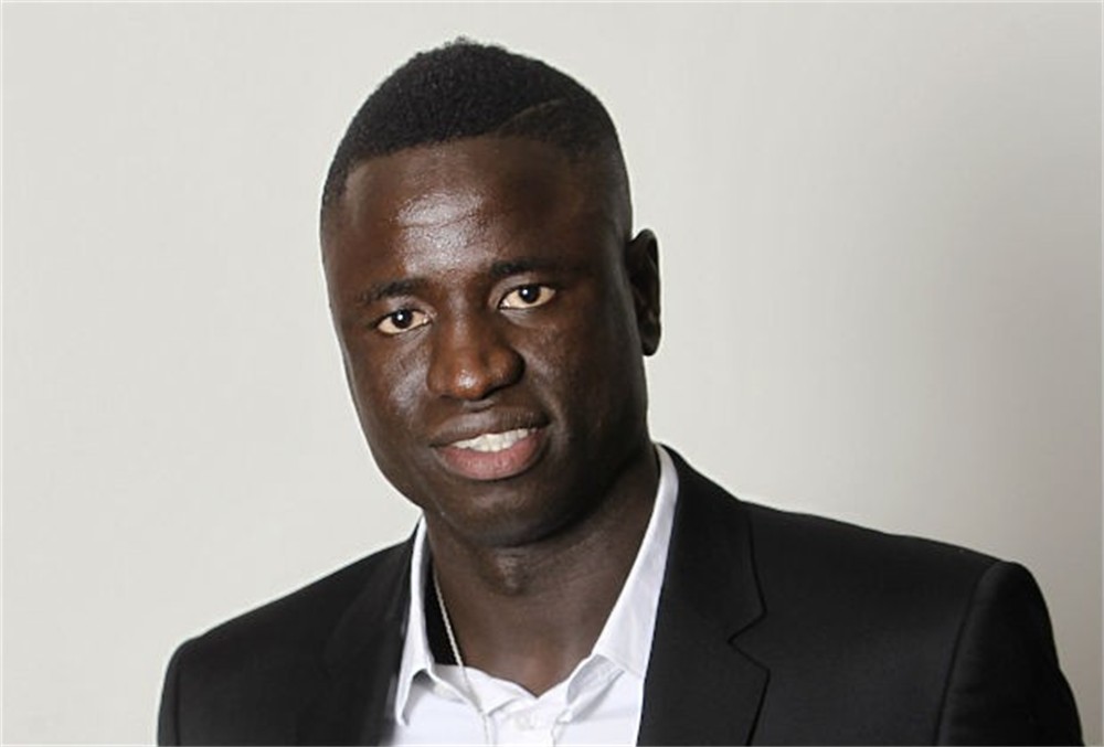 Cheikhou Kouyatou épouse une actrice de la série "Double Vie"