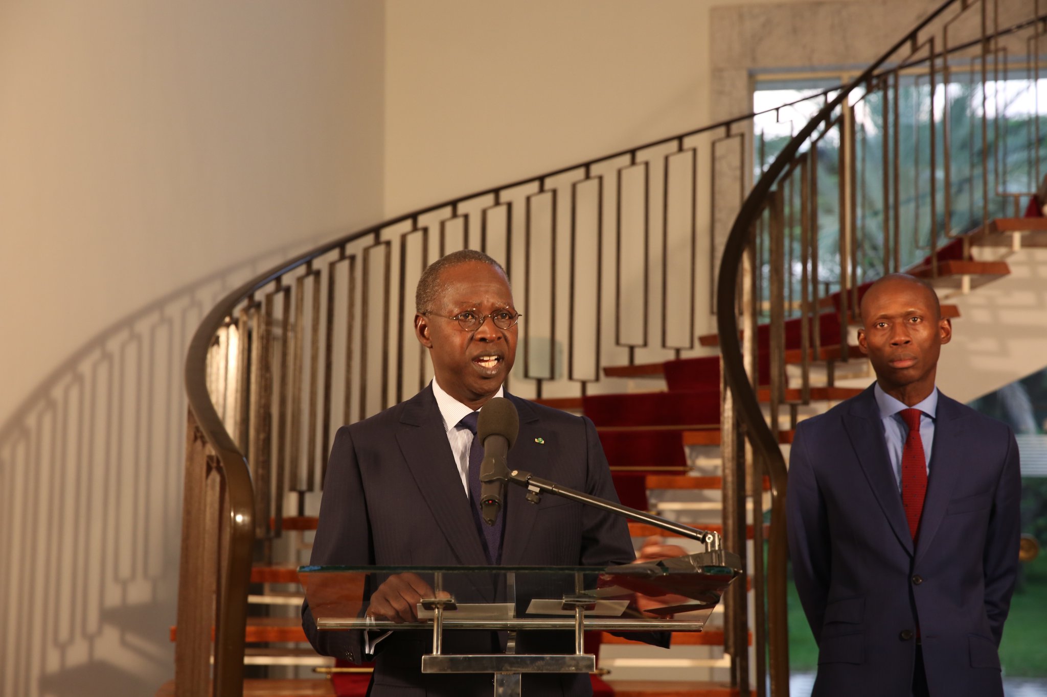 Nouveau gouvernement : Doublons et incongruités du nouvel attelage – la risée sur le Net