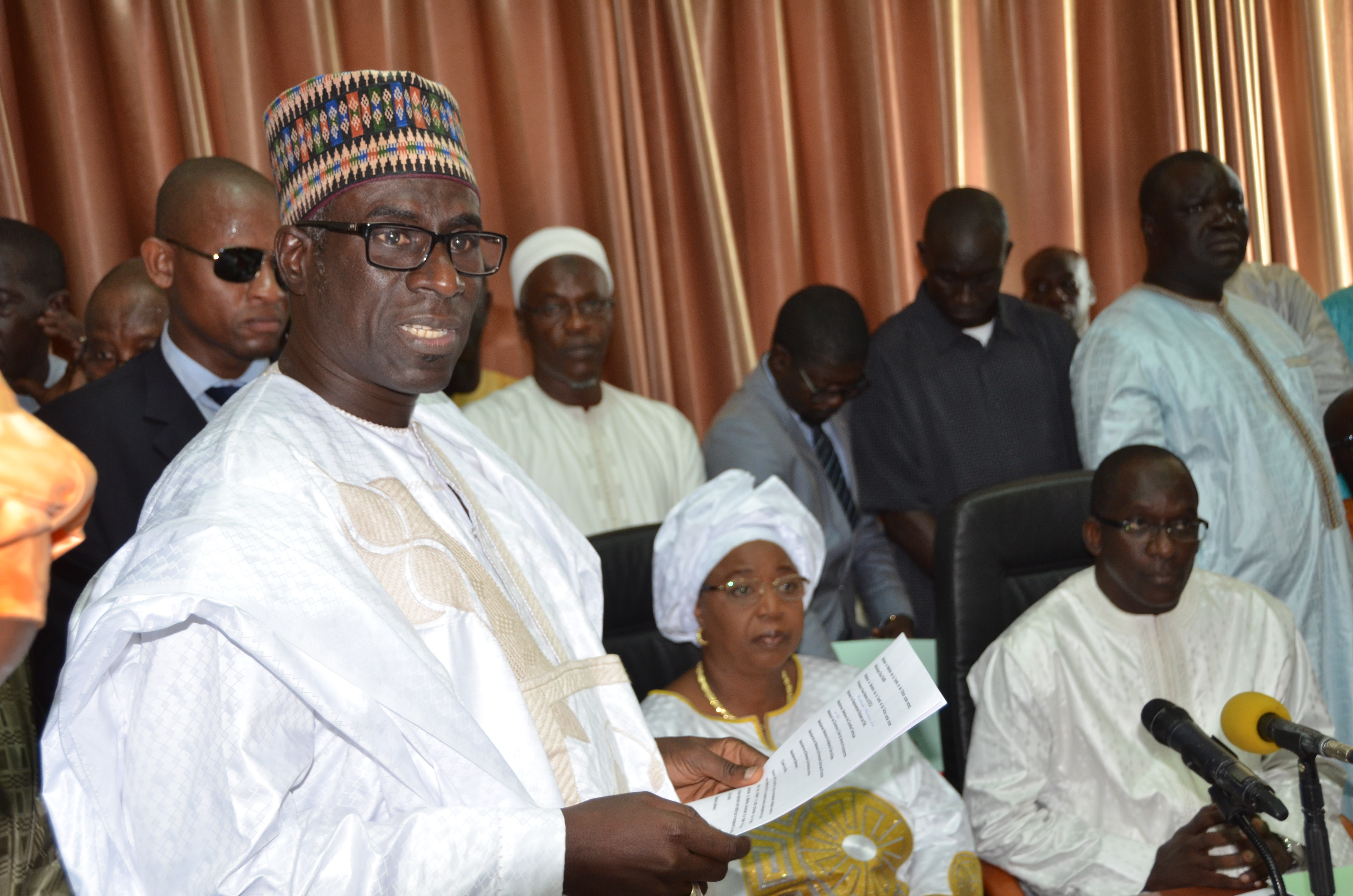 Photos passation de service entre Abdoulaye Diouf Sarr et Awa Marie Coll Seck