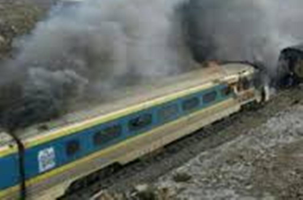 Pikine: un train transportant du soufre prend feu
