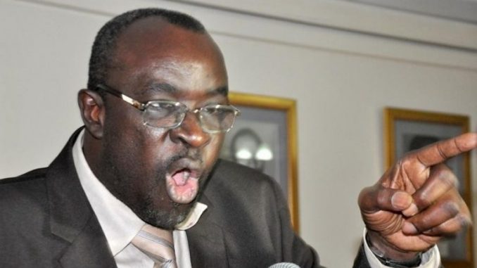 ​Ambiance tendue au ministère de l’Intérieur : Moustapha Cissé Lô traite Aliou Sall de tous les noms, ce dernier se...