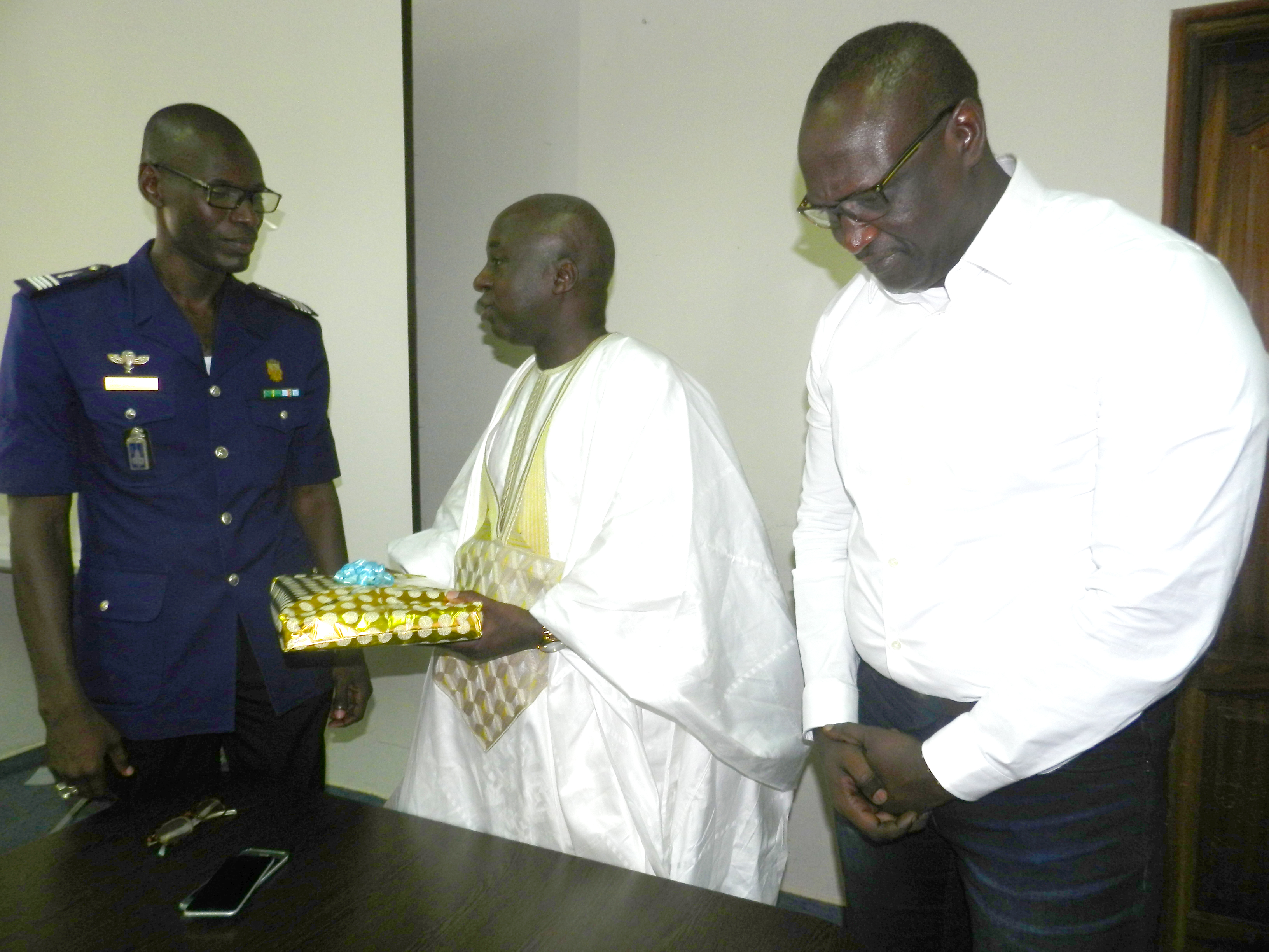 Compagnie de Gendarmerie des Transports Aériens : Le Commandant Samba Diallo remplacé par le Capitaine Babacar Samb