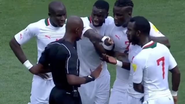 L'arbitre de Af du Sud-Sénégal parle pour la première fois depuis sa suspension : "J'aime profondément le Sénégal et..."