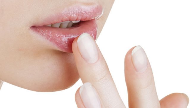 Alerte sur les Baumes à lèvres:  présence de substances toxiques selon L’UFC-Que Choisir