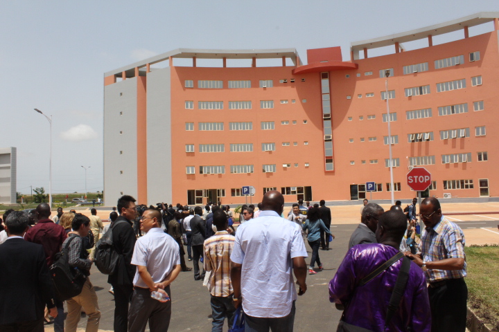 3e Forum Investir en Afrique : la rencontre et la visite de terrain à Diamniadio en images 