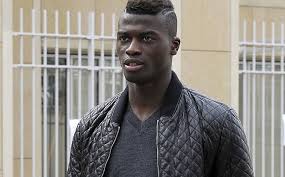 Mbour : A la fin de la séance d'entraînement, tout le monde voulait un selfie avec Mbaye Niang