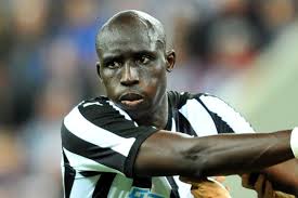 Newcastle : Traité de paresseux, Momo Diamé se bagarre avec son capitaine