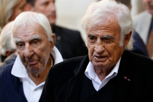 Célébrités et centaines d'anonymes disent adieu à Jean Rochefort