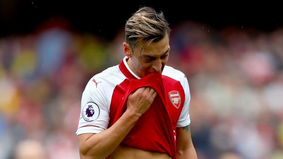 Coup de tonnerre à Arsenal : Özil aurait décidé de rejoindre Mourinho à Manchester