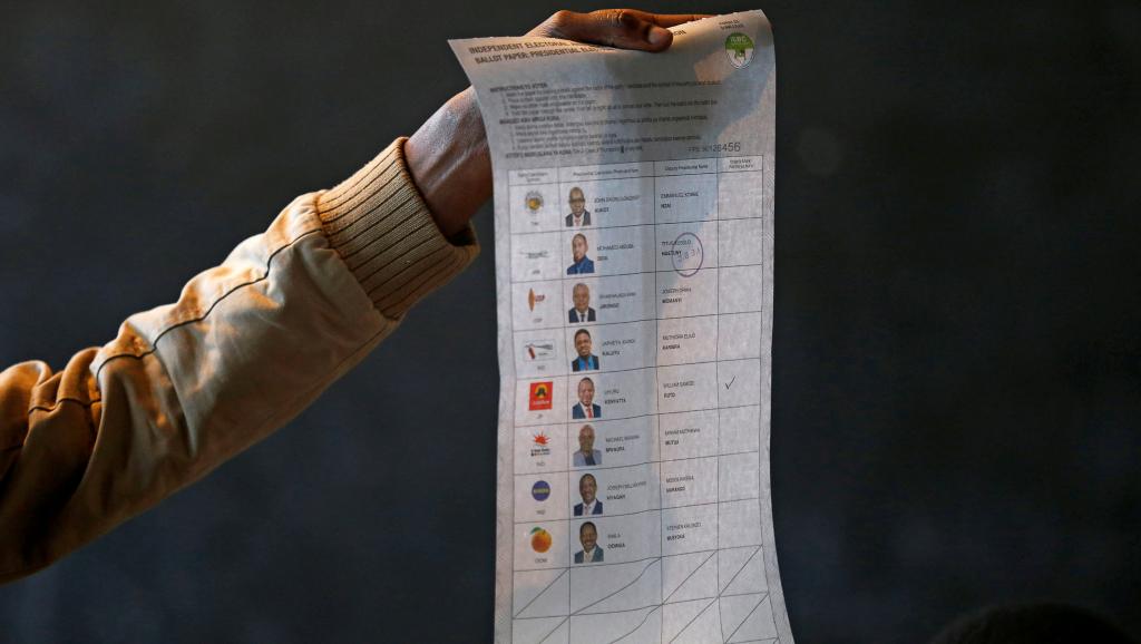 Forte abstention pour la présidentielle au Kenya, Uhuru Kenyatta donné vainqueur