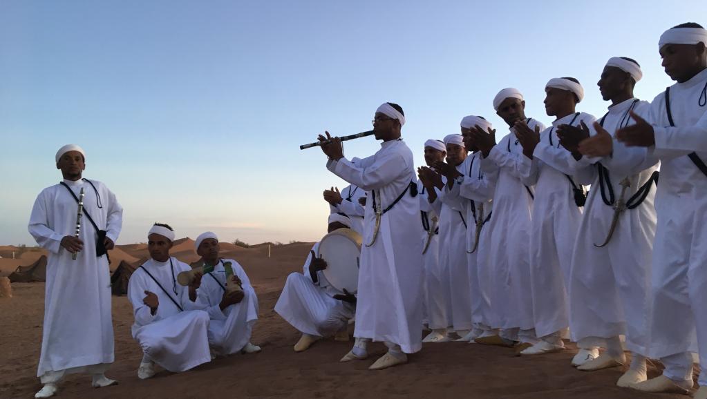 Festival de Taragalte: les mélodies traditionnelles font vibrer le Sahara