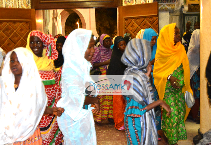 (Vidéo) Ziar des filles à la Grande Mosquée de Touba : Un voeu commun, le prince charmant... Regardez !