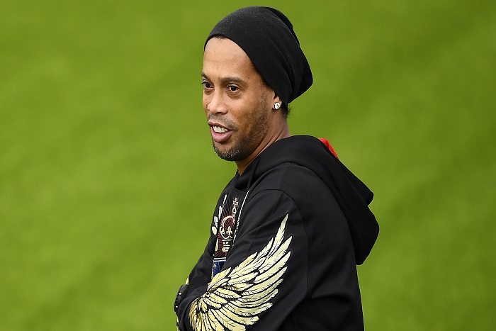 Barça : Ronaldinho milite pour Coutinho