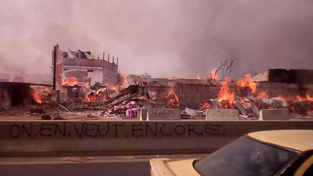 Dakar sans électricité ce matin : L'incendie de Pikine a mis la capitale sénégalaise en mode black-out