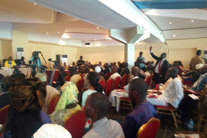 Direct-​Dialogue politique : Plus de 65 participants, mais sans l'opposition significative