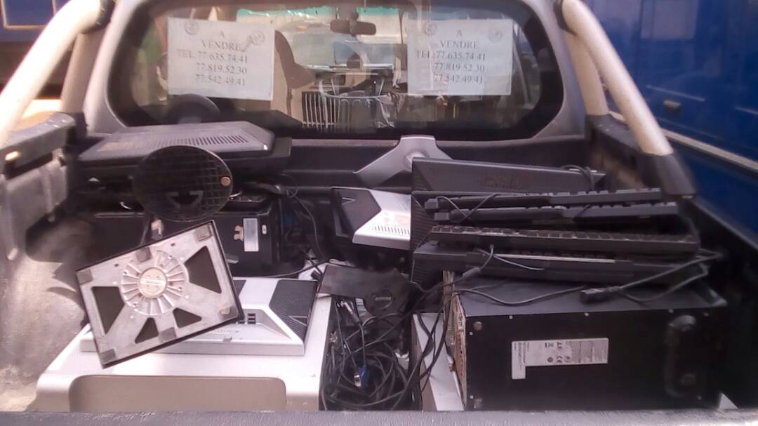 Images: saisie de matériels du Journal "La Tribune"