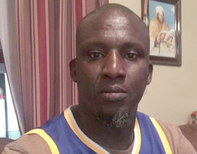 Dernière minute - Attaqué chez lui par de jeunes, Assane Diouf fuit comme un voleur désespéré