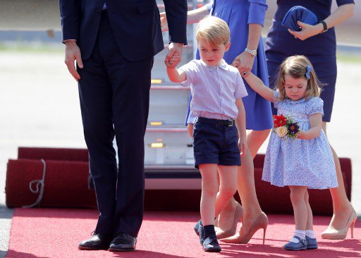 Un prêtre écossais prie pour que le prince George soit gay