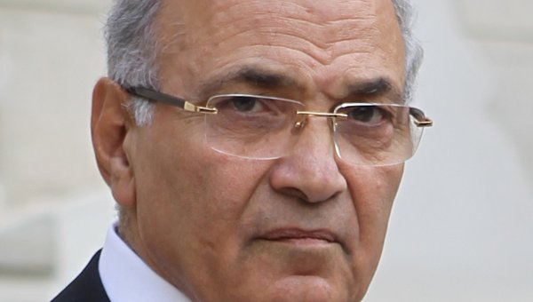 Ahmed Chafik candidat exilé de la présidentielle égyptienne de 2018 expulsé vers le Caire
